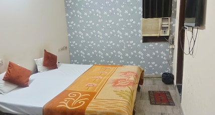 Hotel Shubham Room Type - BUDGET AC ROOM