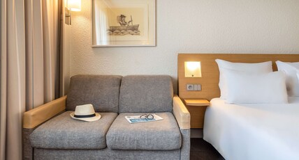 NOVOTEL PARIS RUEIL MALMAISON Room Type - Family Executive Room - 1 double bed and 1 single sofa bed