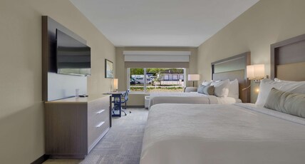 Best Western Plus Executive Residency Fillmore Inn Room Type - 2 Queen Beds, Non-Smoking, Pillow Top Mattress, 50 Inch Led Television, Microwave, Refrigerator, Ful