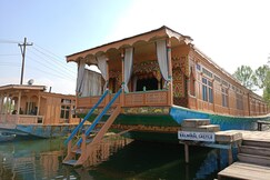 Houseboat New Balmoralcaste