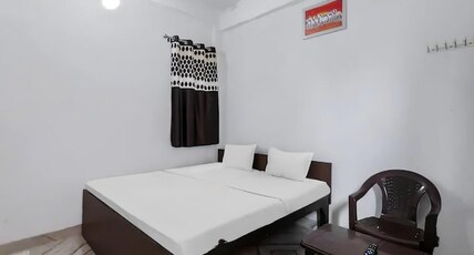 Shiv Ganga Guest House Room Type - Standard Double Room (Non Ac)