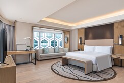 Conrad Manila
