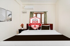 Hotel O Pathanamthitta Near Mahatma Gandhi Statue