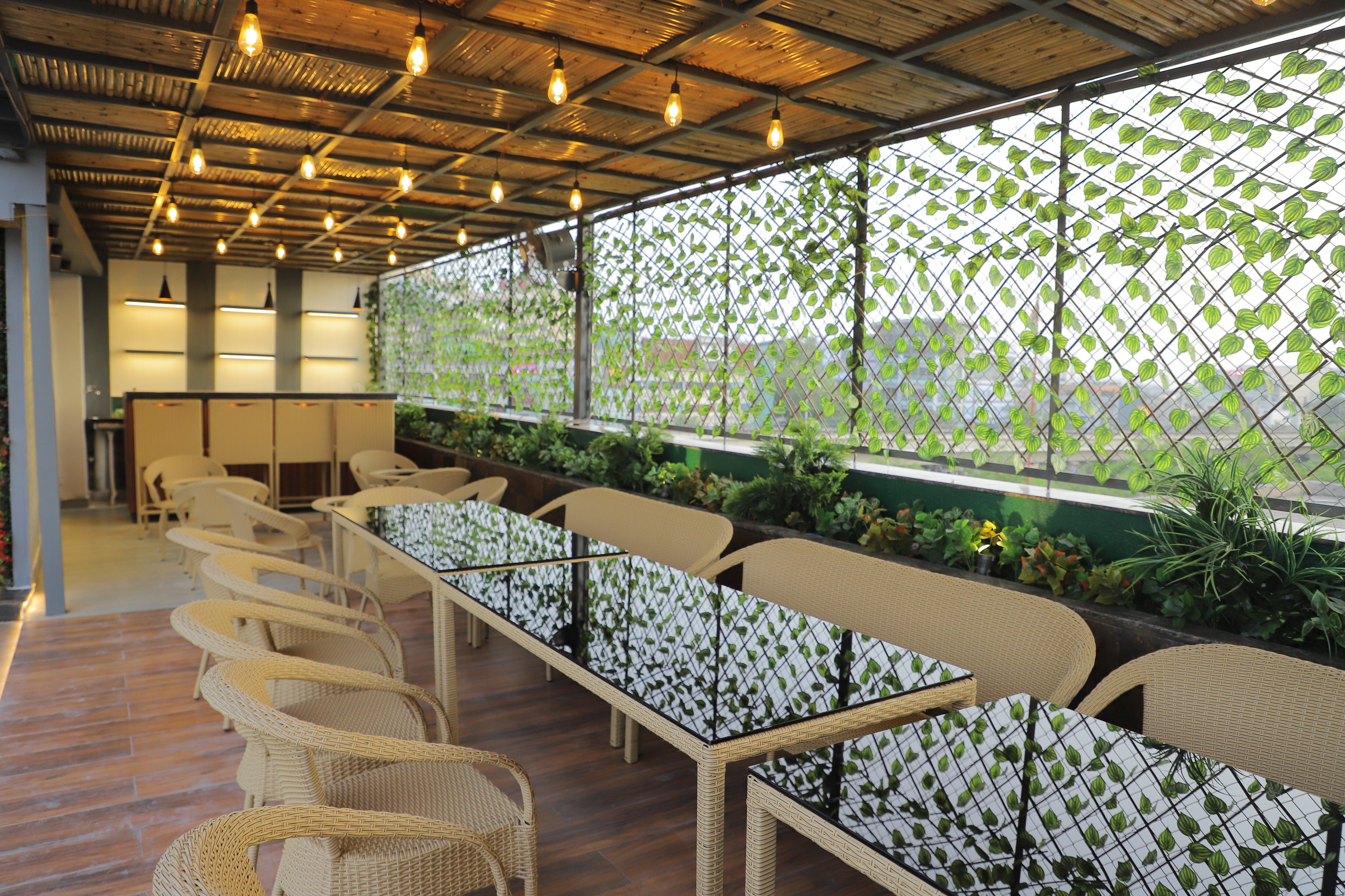 Hotel Haris MG Road Gurugram - Tap to explore photos