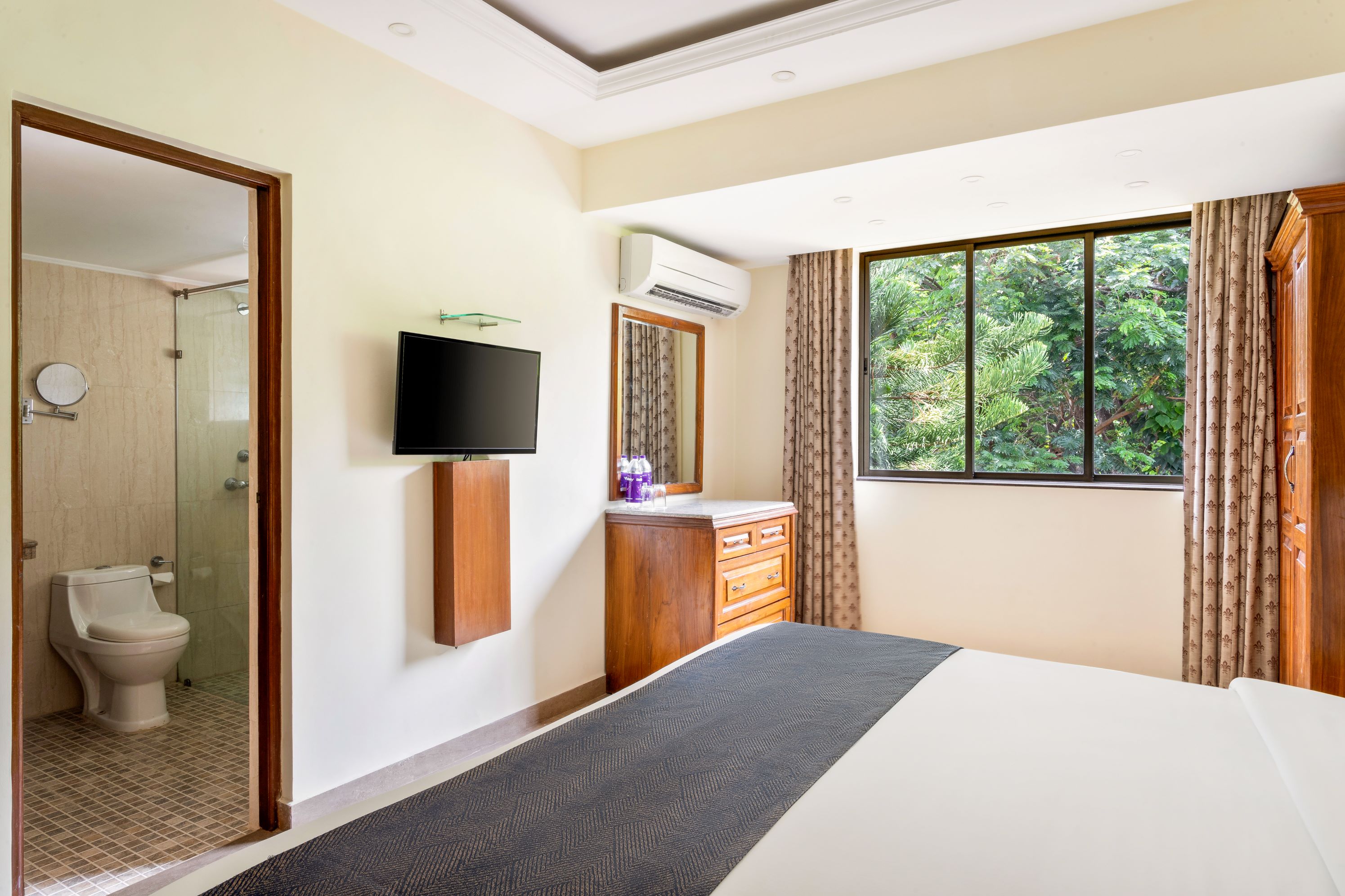 De Mandarin Beach Resort Suites & Villas - Tap to explore photos