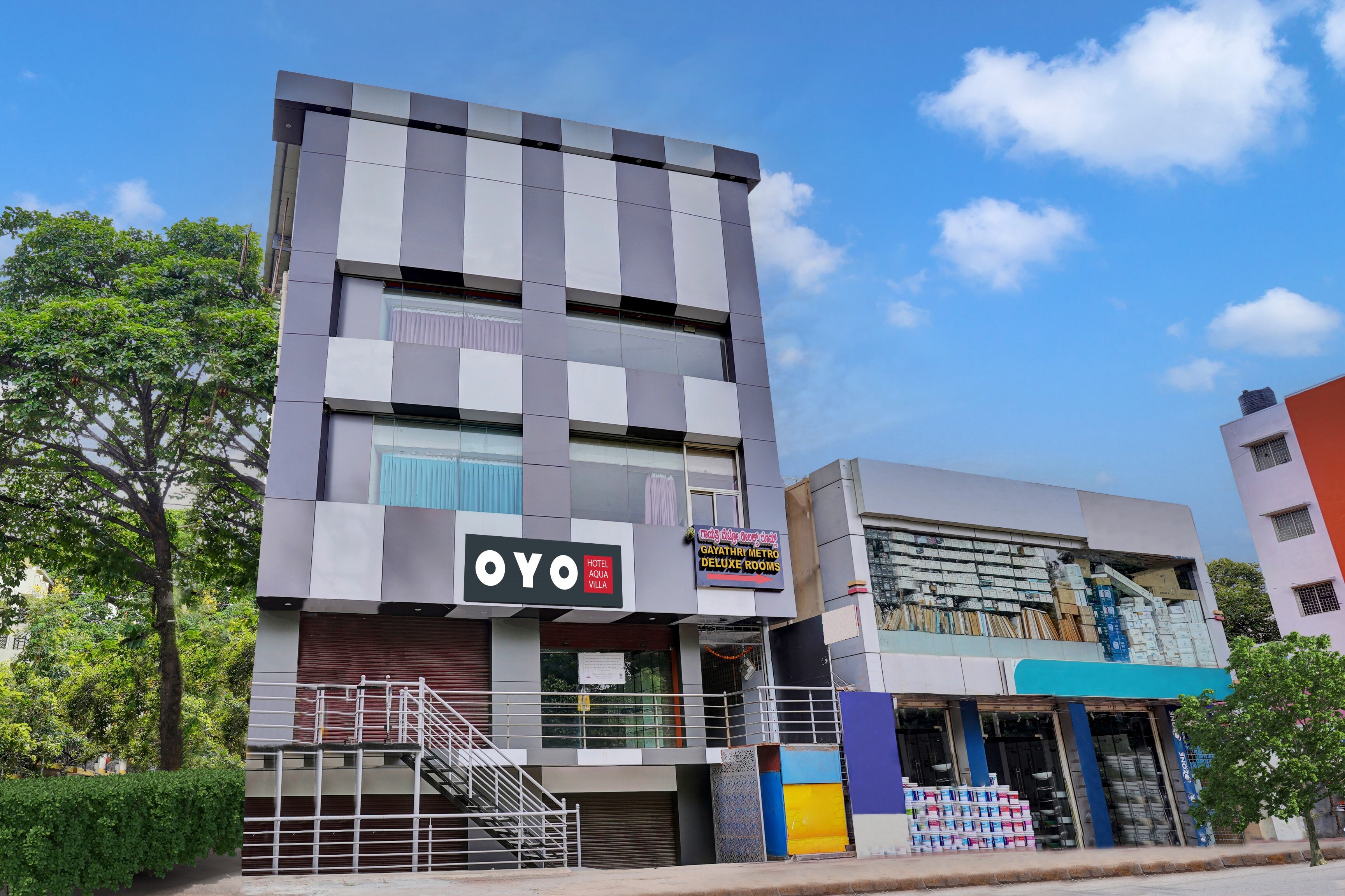 Hotel O GAYATHRI METRO DELUXE - Tap to explore photos