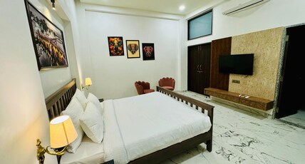 Shiv Kothi Room Type - Super Deluxe Room