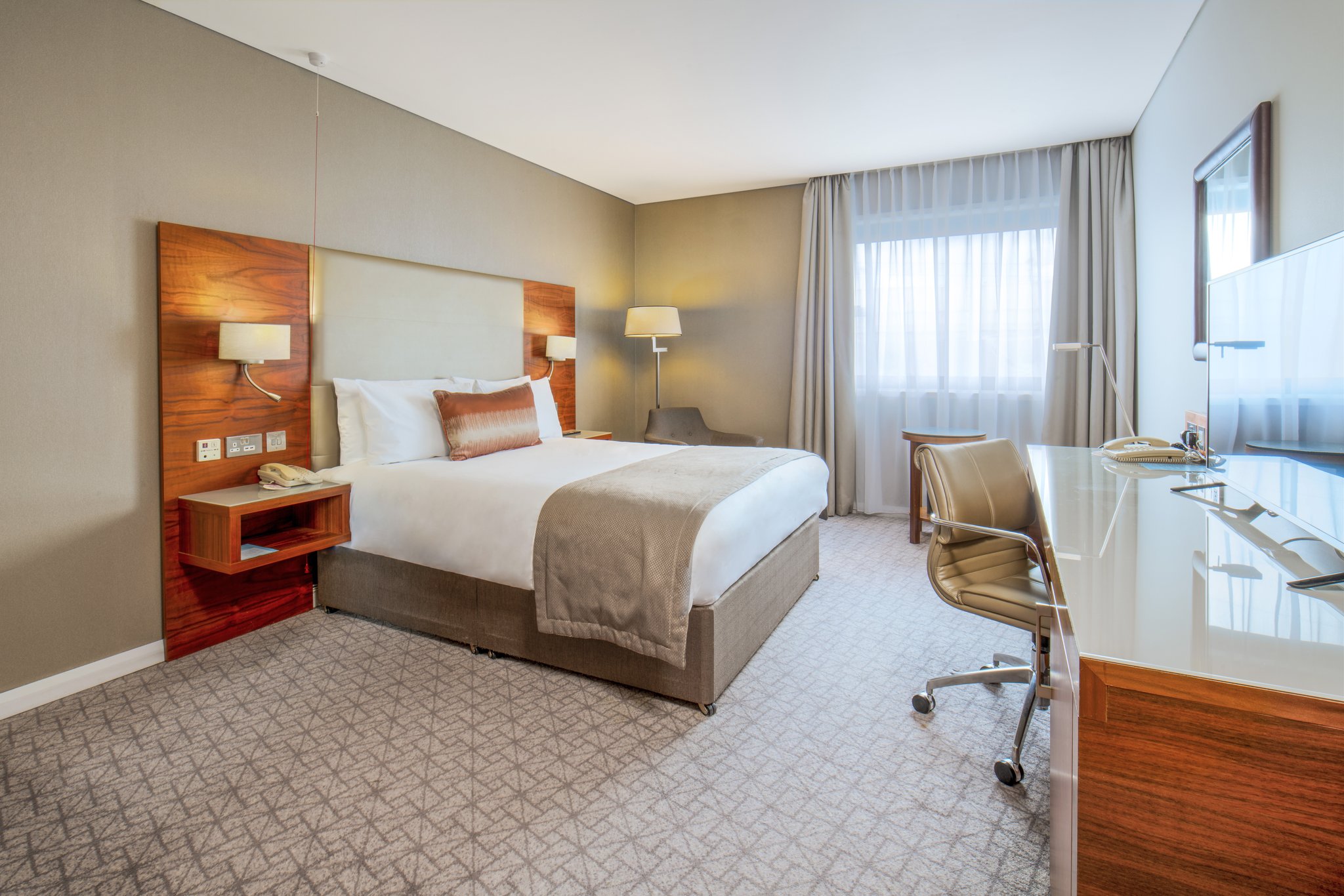Crowne Plaza London - Docklands - Tap to explore photos
