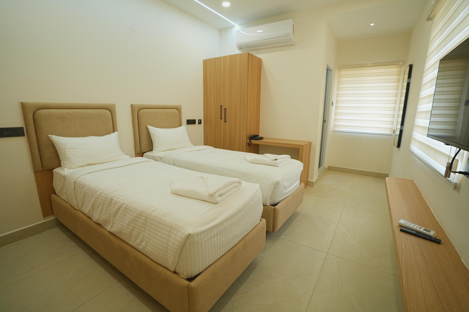 YVK GRAND INN Kukatpally - Tap to explore photos