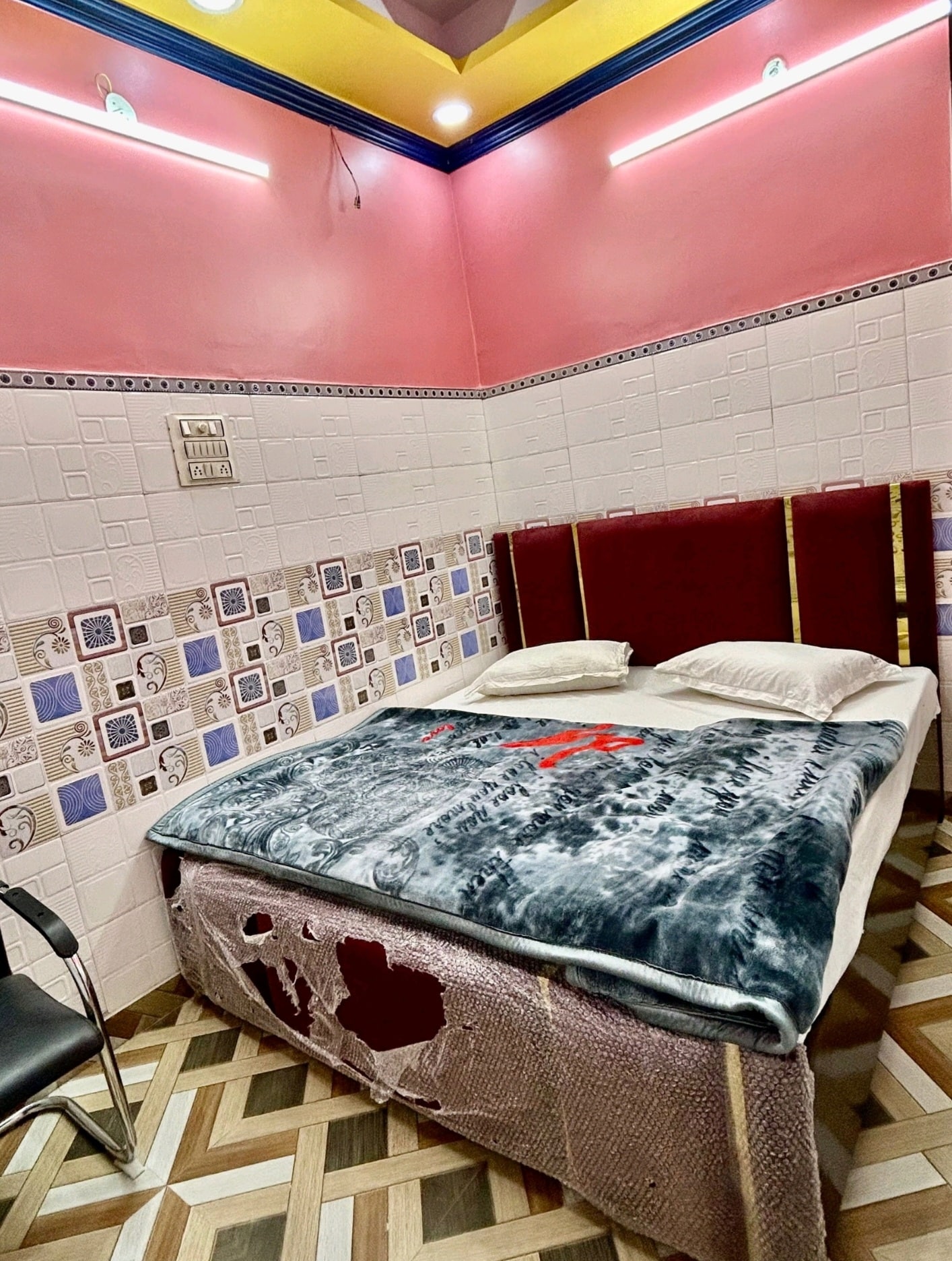 Hotel Jaipur Palace Near Red Fort - Tap to explore photos