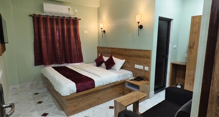 PLATINUM INN Room Type - STANDARD DOUBLE ROOM