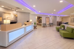 Holiday Inn Express & Suites BRADLEY AIRPORT
