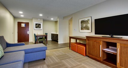 Hampton Inn by Hilton Warner Robins Room Type - 1 KING 1BDRM SUITE NONSMOK