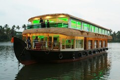 Indraprastham Houseboat