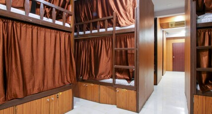 Neon Nest Suits And Dormitory Room Type - Male Dormitory Deluxe Bed