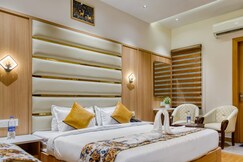 Hotel Holiday Dreamz by Ajooni Hospitality