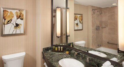 Hilton Short Hills Room Type - TWO QUEEN BEDS
