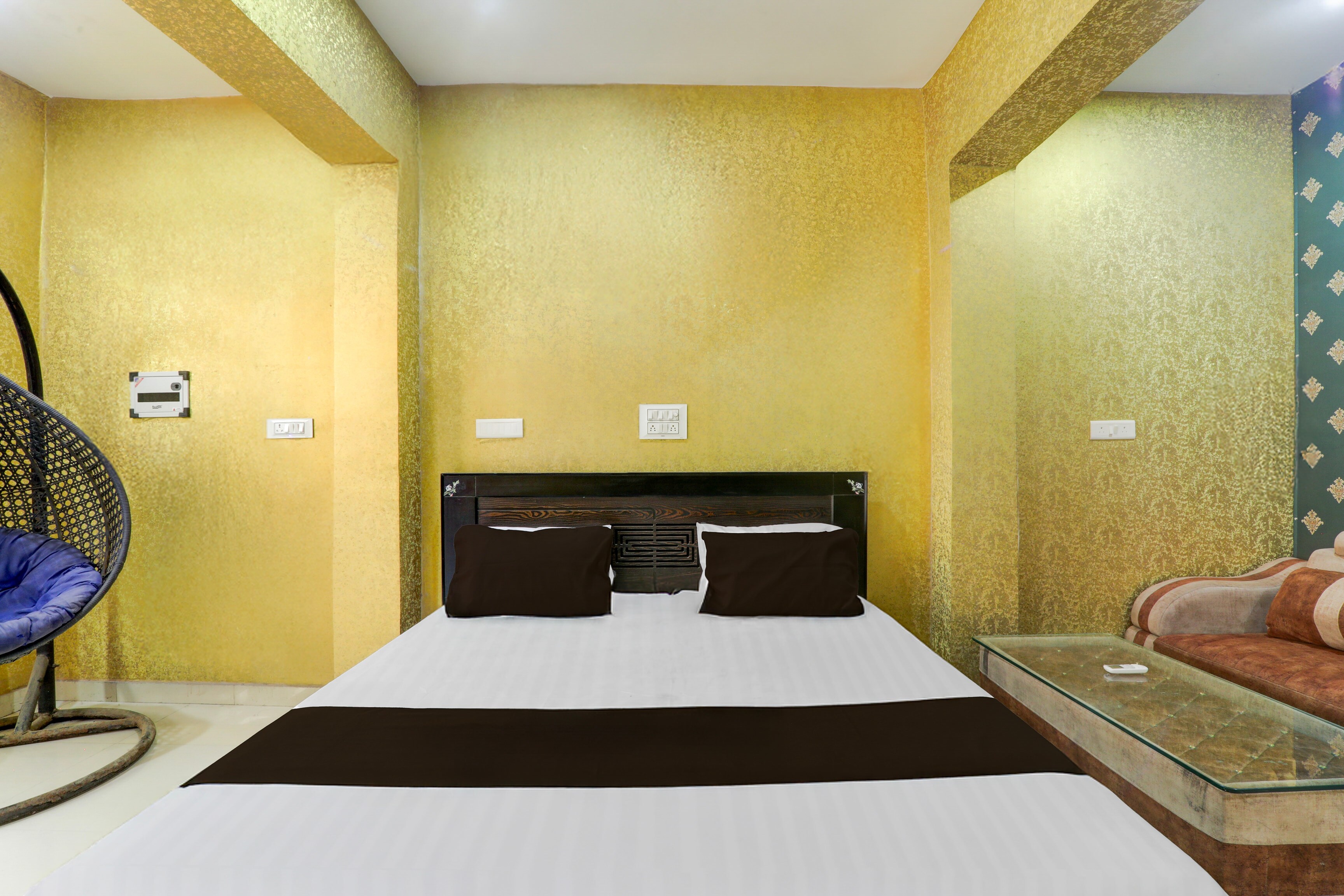HOTEL O YASH RAJ PALACE - Tap to explore photos