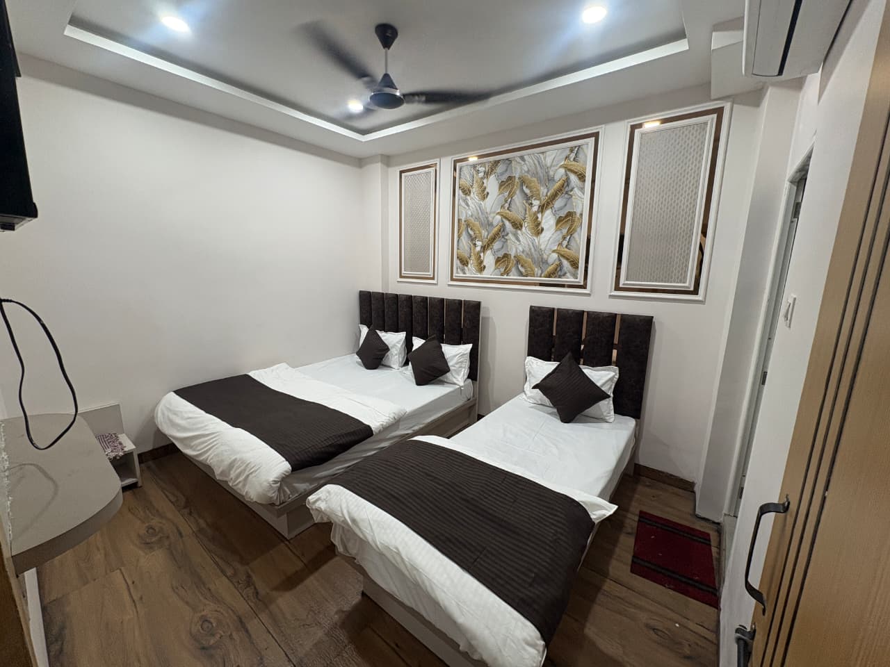Hotel Mangal Bhawan - Tap to explore photos