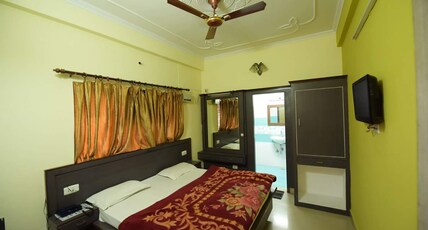 Hotel Ganga Vilas Room Type - Deluxe Non AC