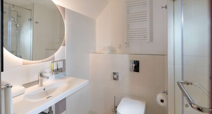 Hampton by Hilton Budapest City Centre Room Type - QUEEN ROOM