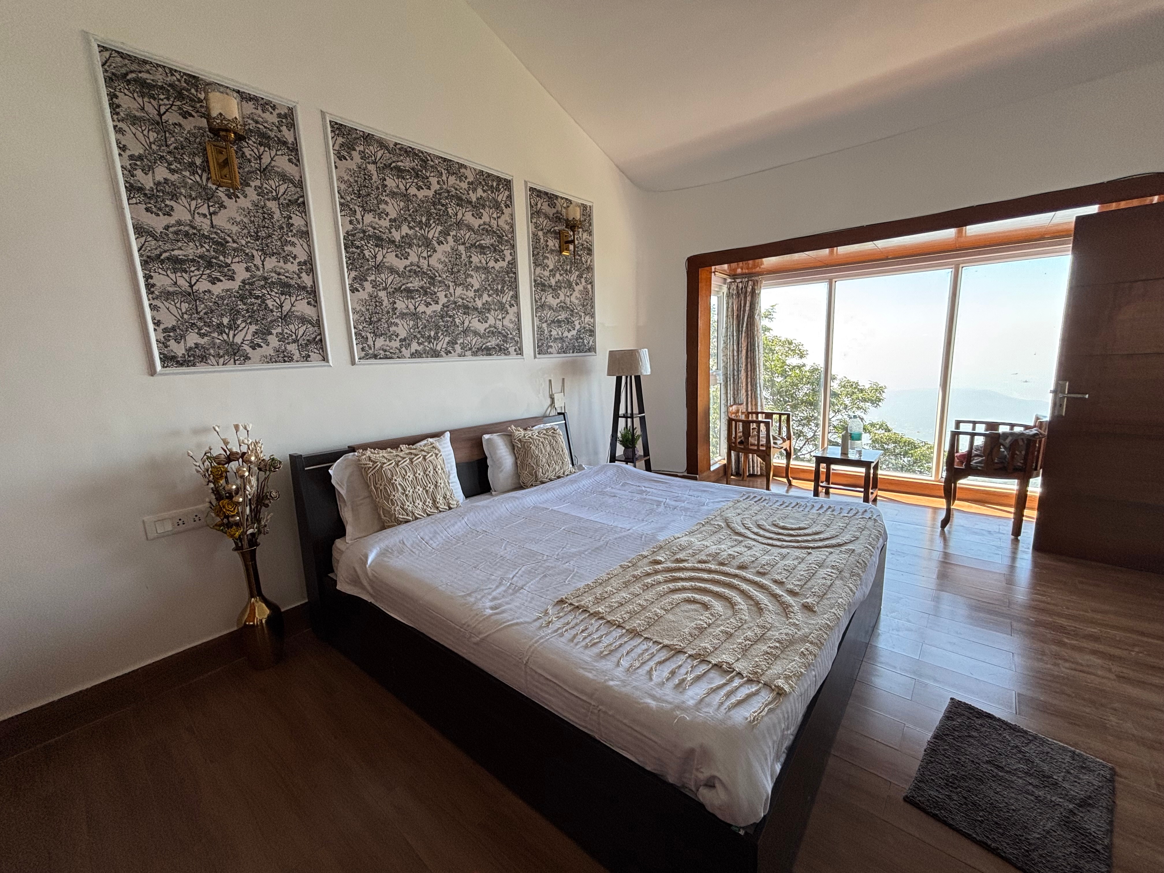 Vivara Cottage Mussoorie   With Winter line view - Tap to explore photos