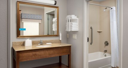 Hampton Inn & Suites by Hilton Holly Springs Room Type - 1 KING STUDIO STE NONSMOK