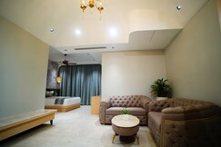 Royal Heritage Hotel And Resort