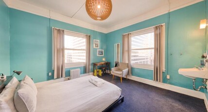 HI San Francisco Downtown Hostel Room Type - Private Queen Room