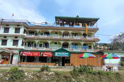 Hotel Gauri Shankar & Restaurant