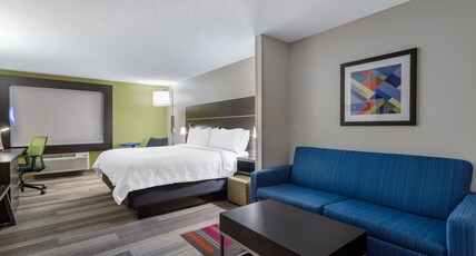 Holiday Inn Express Hotel & Suites-St. Paul Room Type - 1 King Suite Sofa Bed