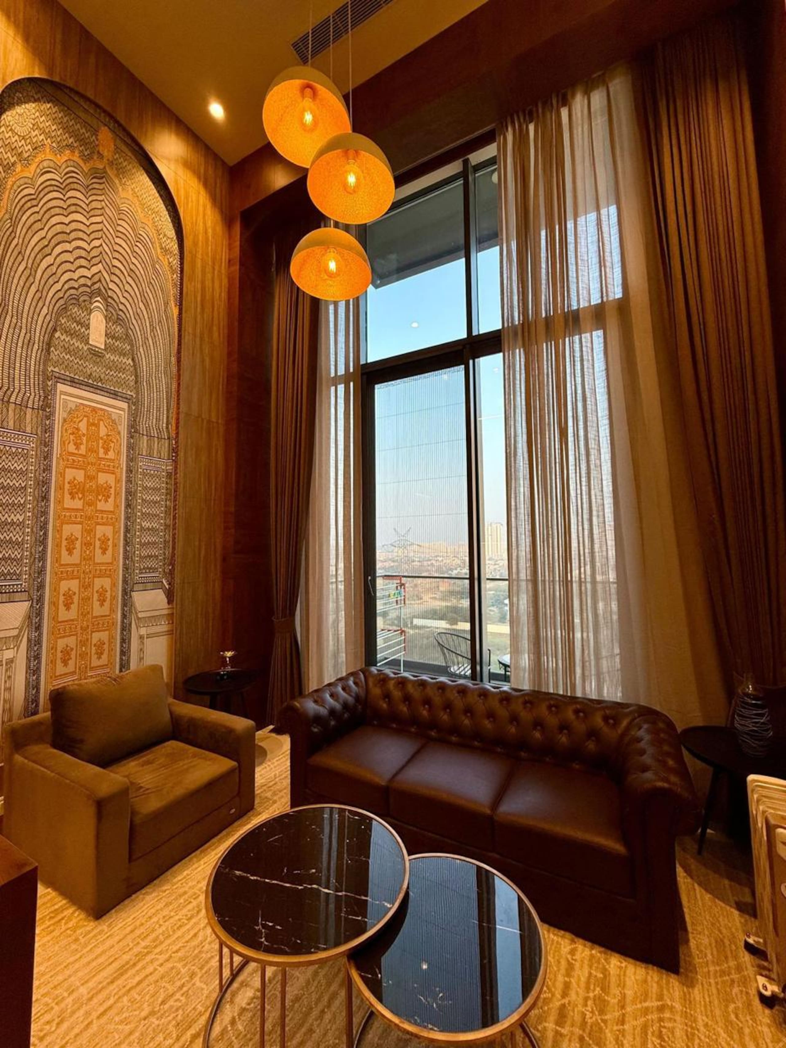 Cloud 6 Luxe Duplex w rooftop pool - Tap to explore photos