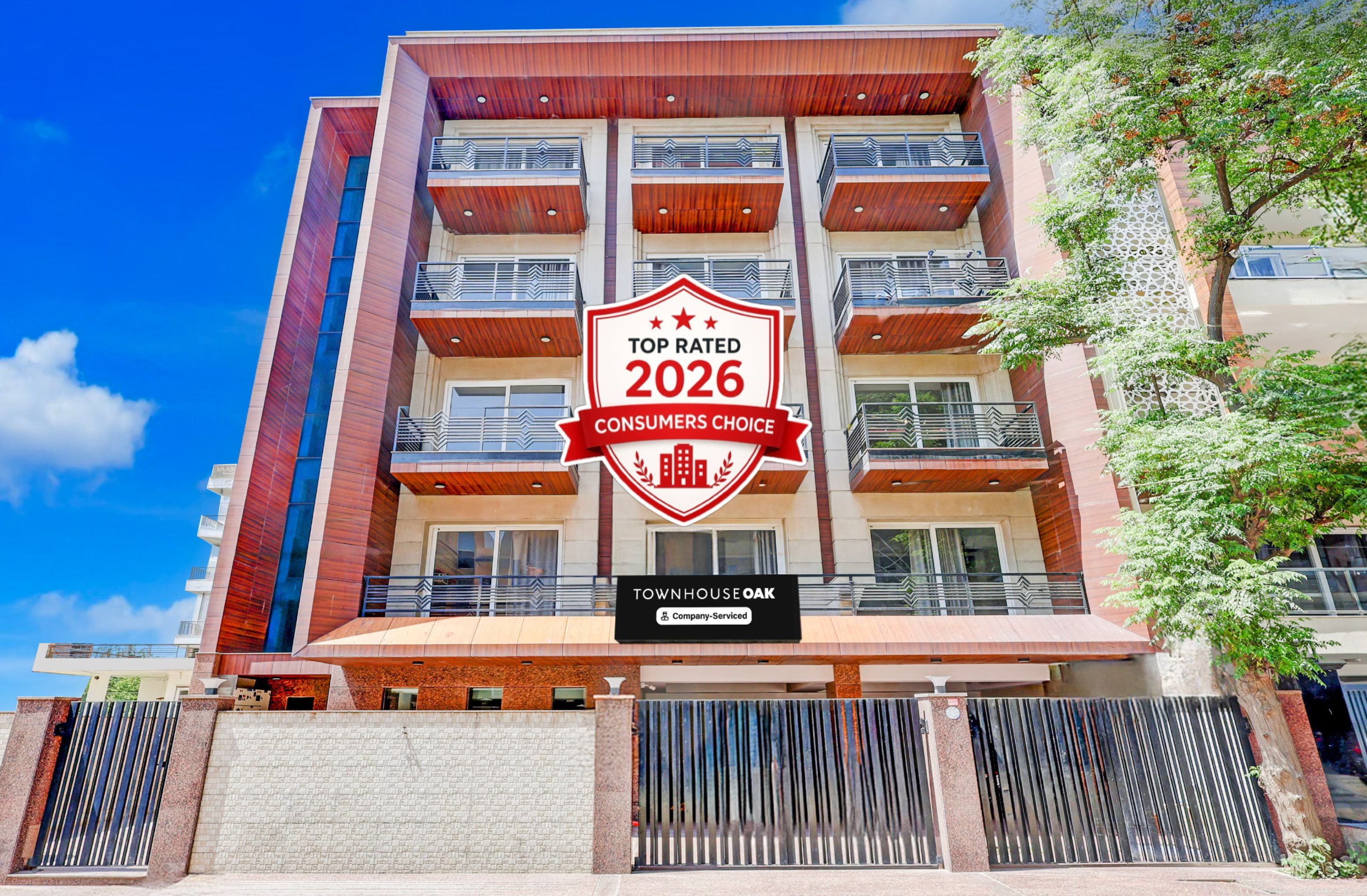 Super Townhouse Oak Sector 39 Medanta - Tap to explore photos