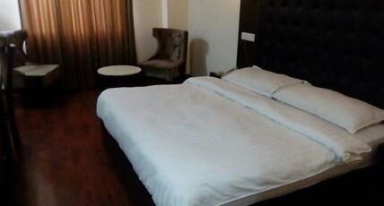 Hotel Noor Mahal  Room Type - Deluxe Room