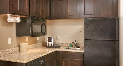 Holiday Inn Express & Suites Orem-North Provo, an IHG Hotel Room Type - 1 King 1 Bedroom Suite Dining Kitchen