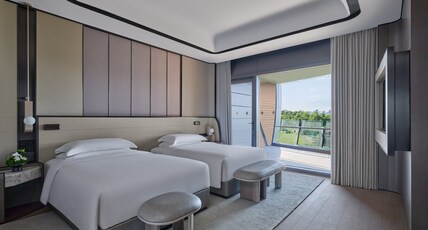 InterContinental Shanghai Harbour City, an IHG Hotel Room Type - 2 Double Classic Balcony
