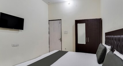 Hotel O R.R- A Highway Inn Room Type - Classic