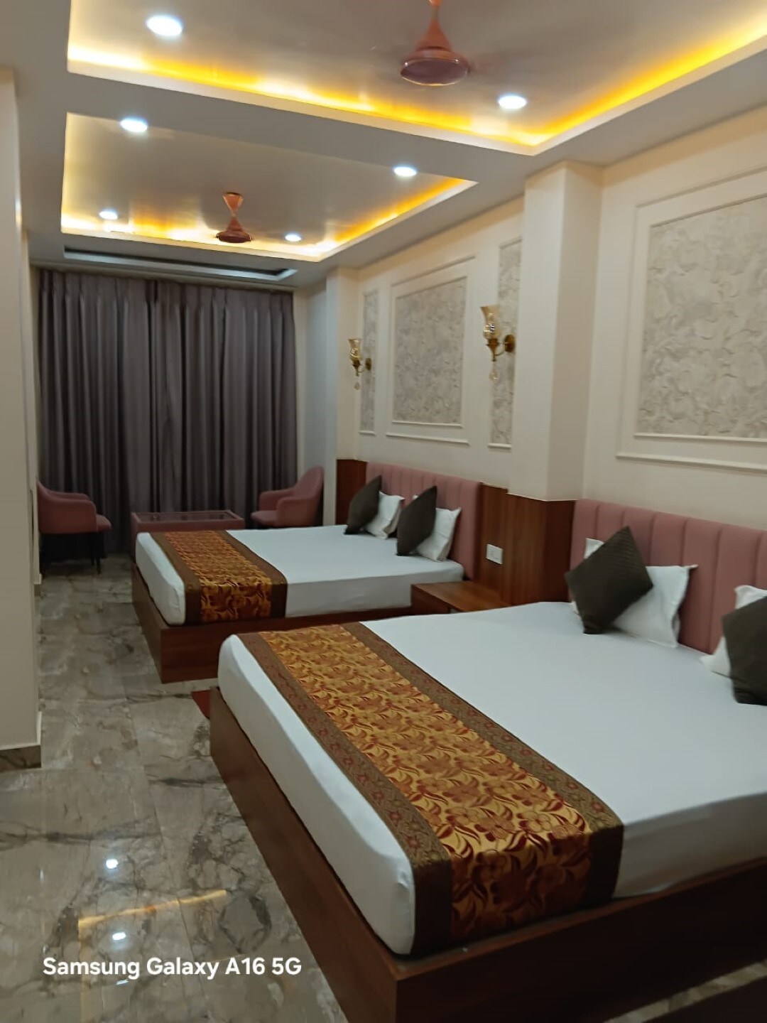 Darshan Homestay | Walkable to Kashi Vishwanath Temple - Tap to explore photos