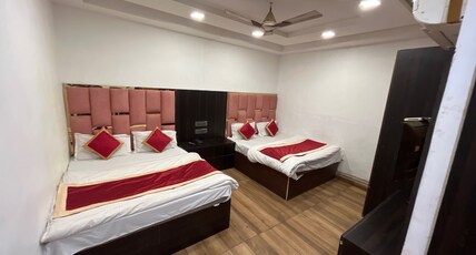 Hotel Royal Inn Raebareli Room Type - DELUXE FOUR BED ROOM
