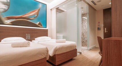 A Hotel Bugis Room Type - Deluxe Twin, No Window