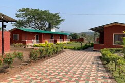 Nargis Farm Resort Murud, 5 km from Murud Beach