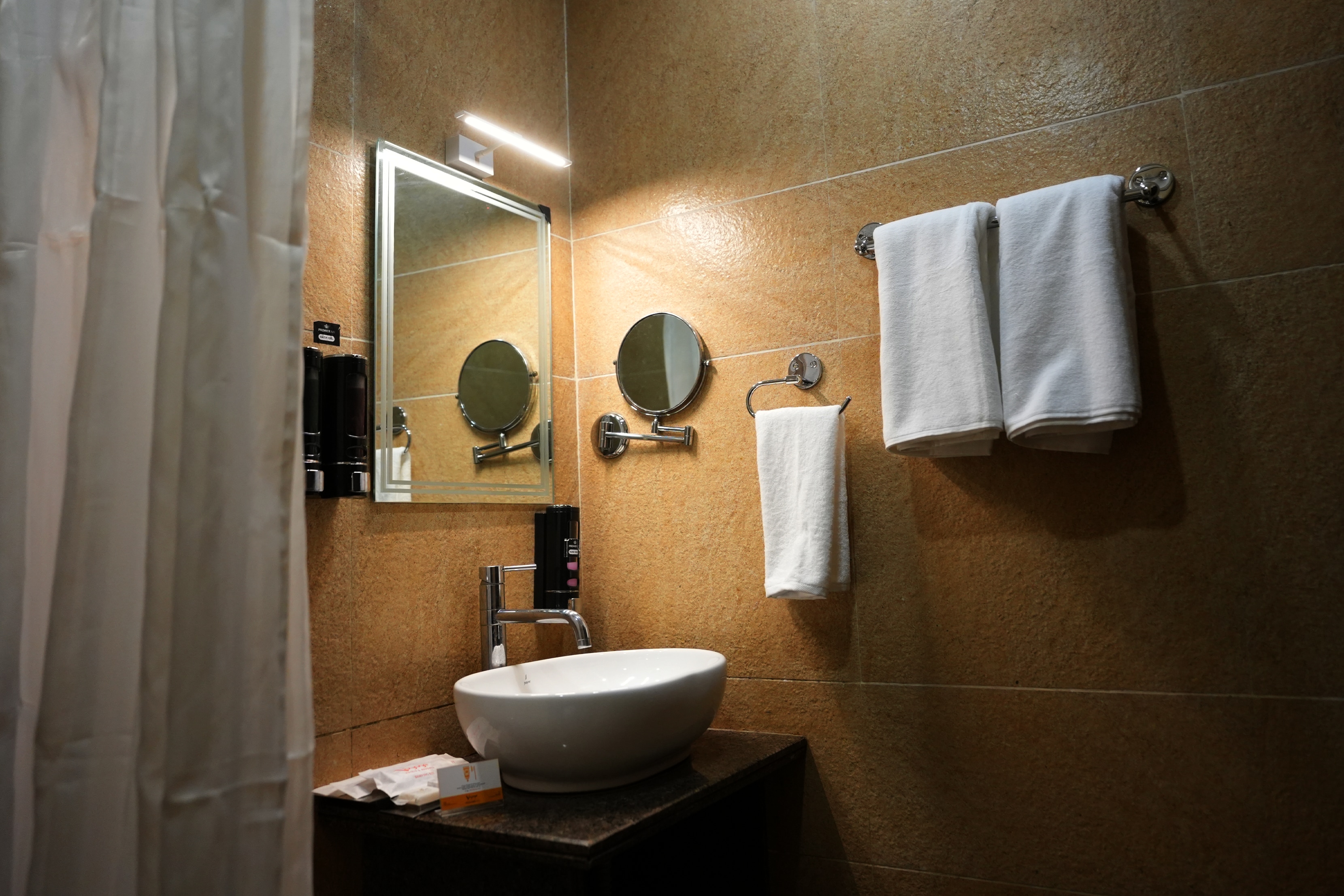 SUMITEL PREMIER INN - Tap to explore photos