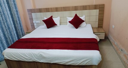 Kiyansh Hotels Room Type - Bedroom 1