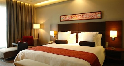 Crowne Plaza Today Gurugram,an IHG Hotel Room Type - Business Suite King Bed Nonsmoking Crowne Plaza Today Gurugram,an IHG Hotel Room Type - Business Suite King Bed Nonsmoking