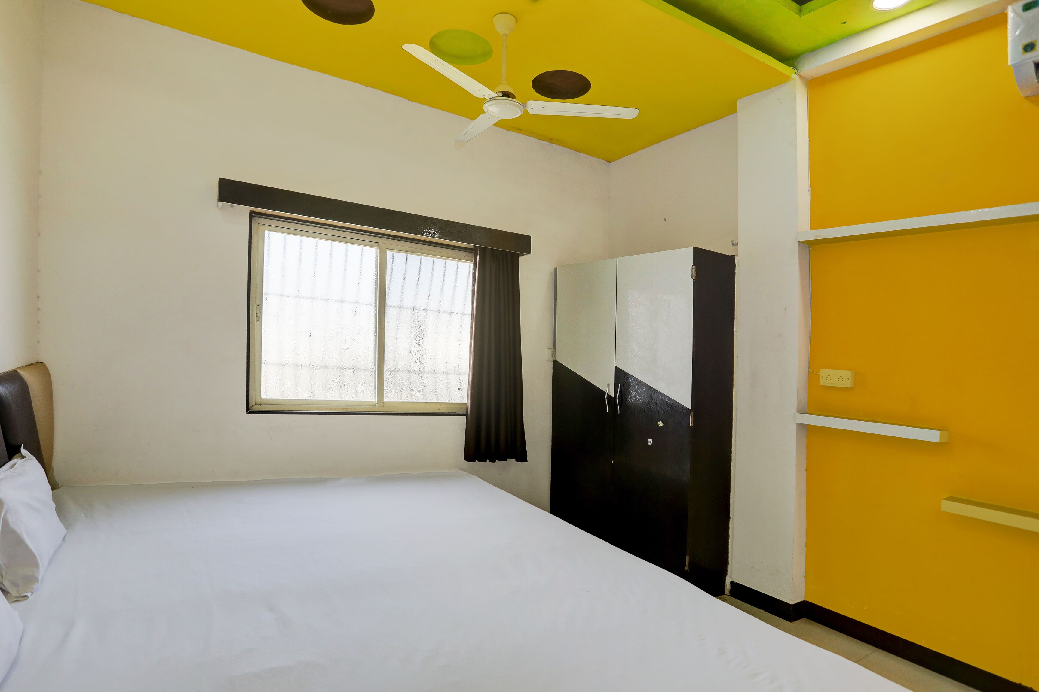 Hotel O Trinetra - Tap to explore photos