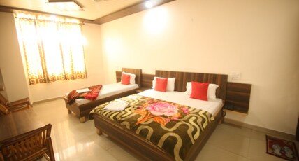 HOTEL AMRON 45 Room Type - standard tripple room with fully vaccinated