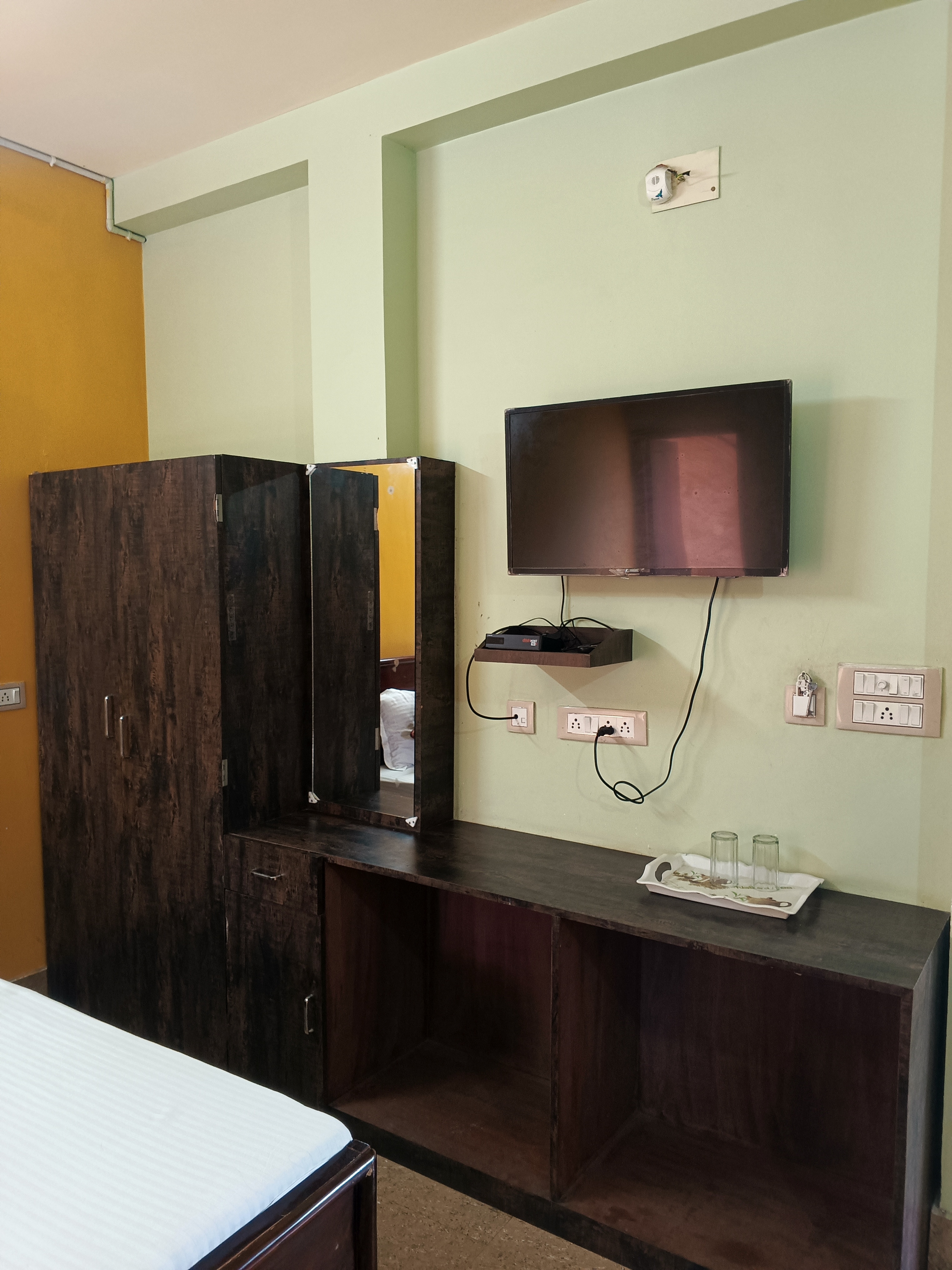 VIP Residency Hotel And Restaurant - Tap to explore photos
