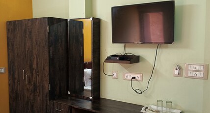 VIP Residency Hotel And Restaurant Room Type - Deluxe Triple Room VIP Residency Hotel And Restaurant Room Type - Deluxe Triple Room