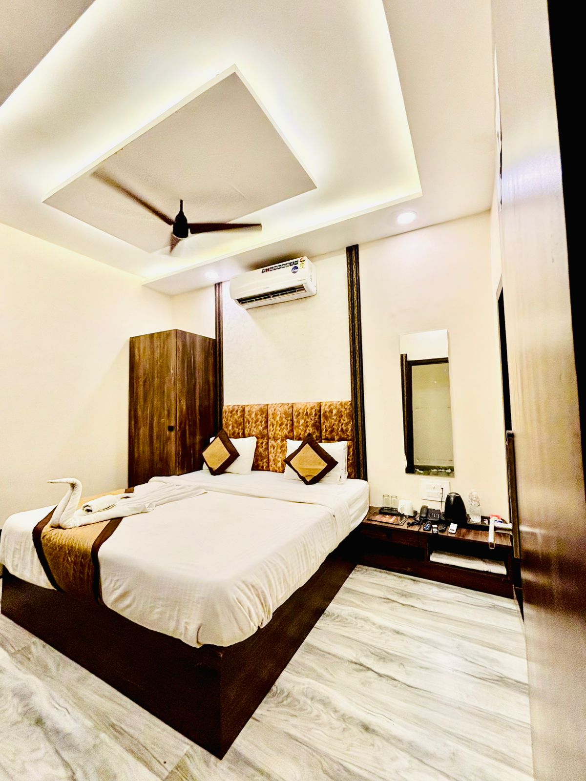 The Sevens Hotel - 200 M from Assi Ghat - Tap to explore photos
