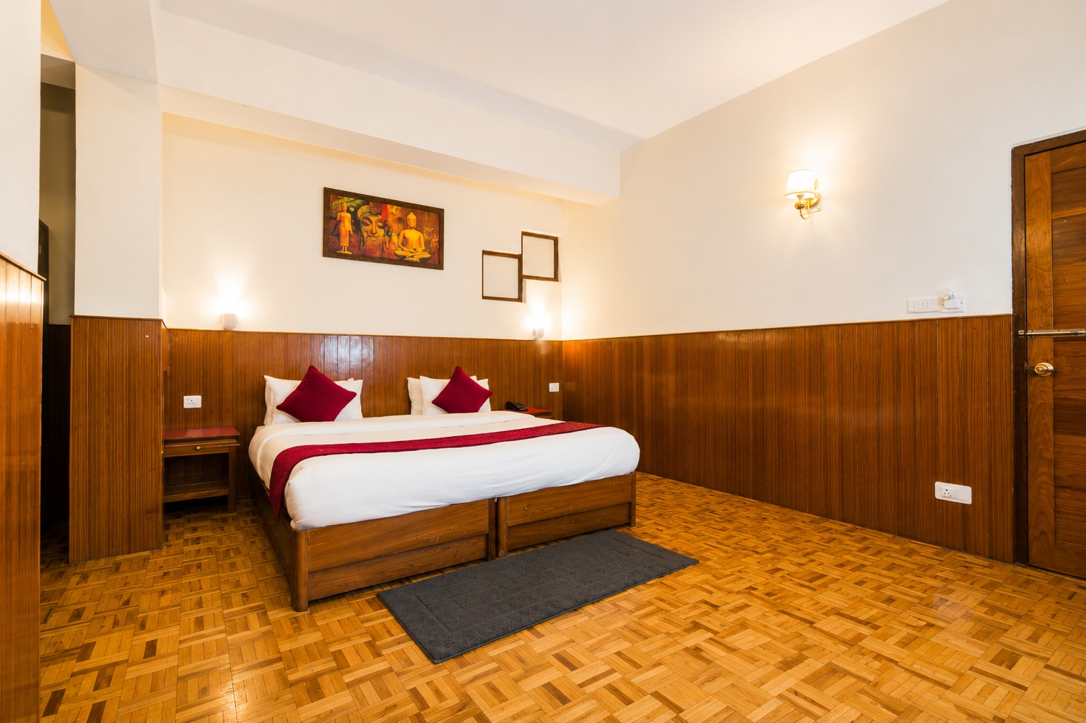 Sparrow Chiminda A-Heritage Hotel Middle Pelling - Tap to explore photos